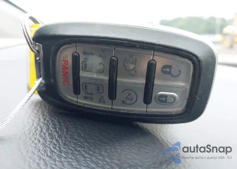 2020 Chrysler Voyager Lxi z USA, uszkodzony, nr VIN 2C4RC1DG2LR265010